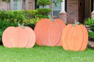 Wooden pumpkin yard decorations