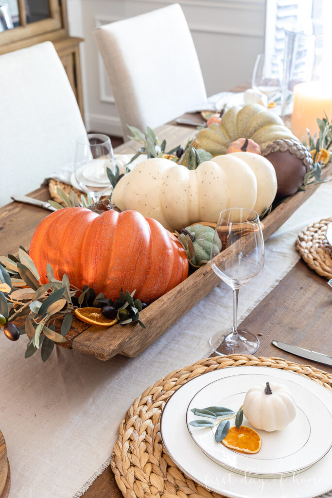Fall Dining Room Table Decor Ideas with Pumpkin Centerpieces