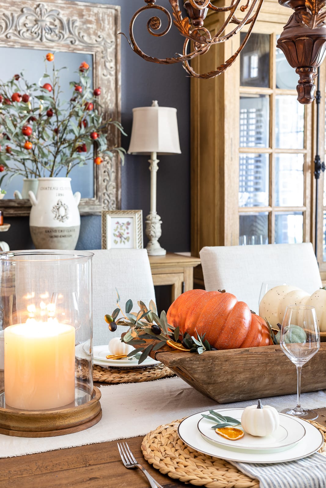 Gorgeous Fall Table Decor to Wow Your Guests 18