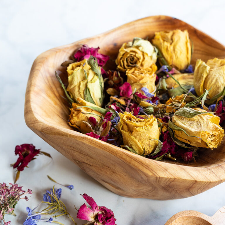 How to Make Potpourri with Dried Flowers