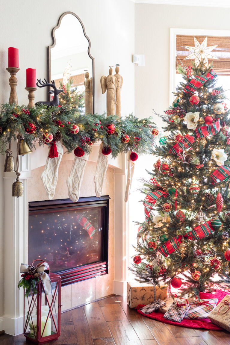 How to Style a Classic Plaid Christmas Tree