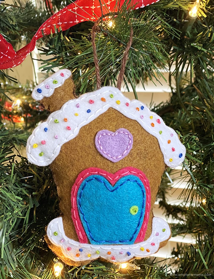 Felt Gingerbread Ornaments from Artsy Fartsy Mama